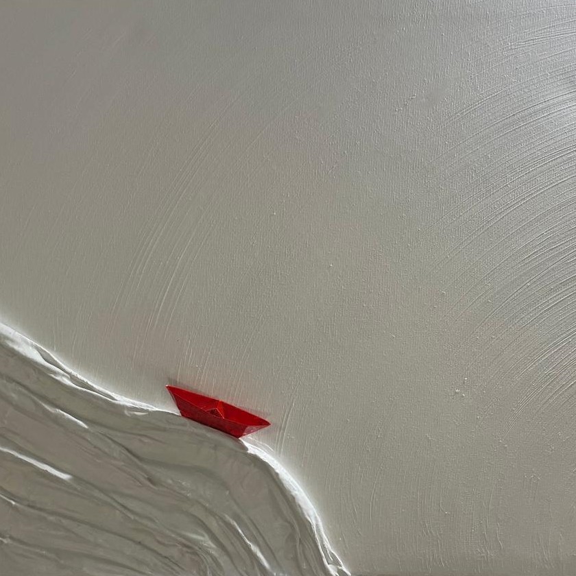 Opera della serie Barchette Rosse di Marinella Borzi